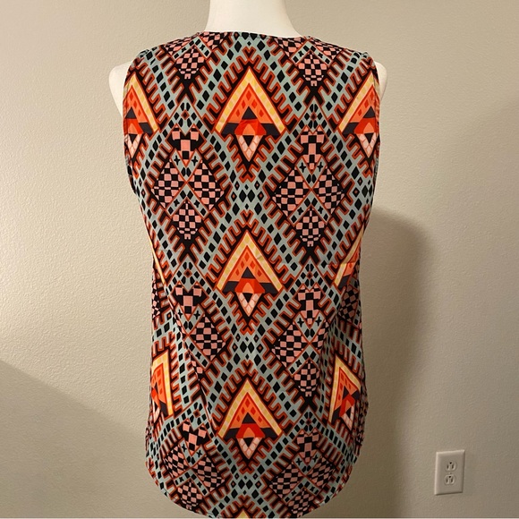 Renee C. Geometric Print Sleeveless V Neck Top - Picture 3 of 10